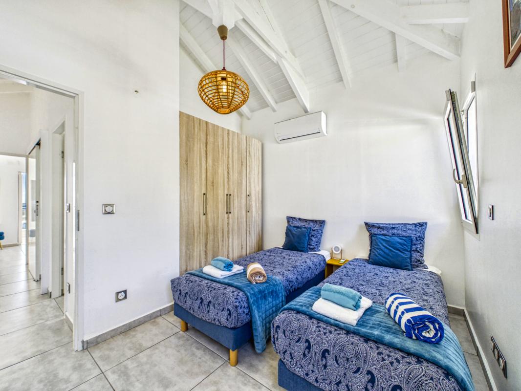 19. A louer villa avec piscine et vue mer St François Guadeloupe
